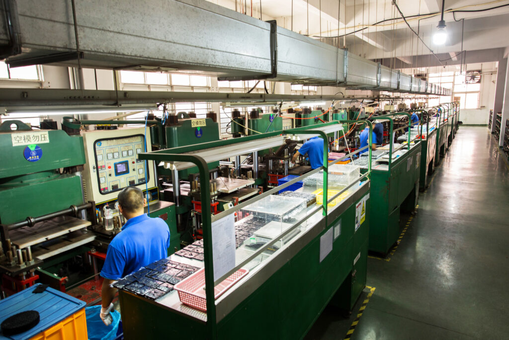 silicone-compresion-molding-workshop1