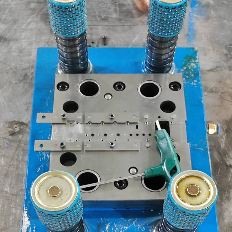 A Professional Guide to Determining When to Invest in a Metal Stamping Tool1