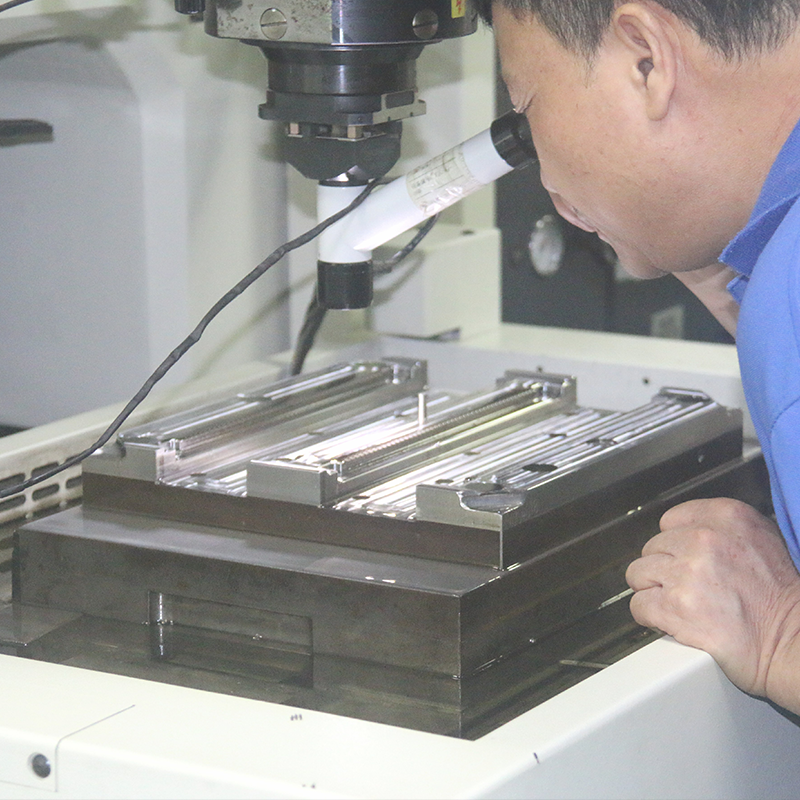 How to Utilize Precision Molding Tool for Manufacturing Medical Devices That Meet ISO Standards10