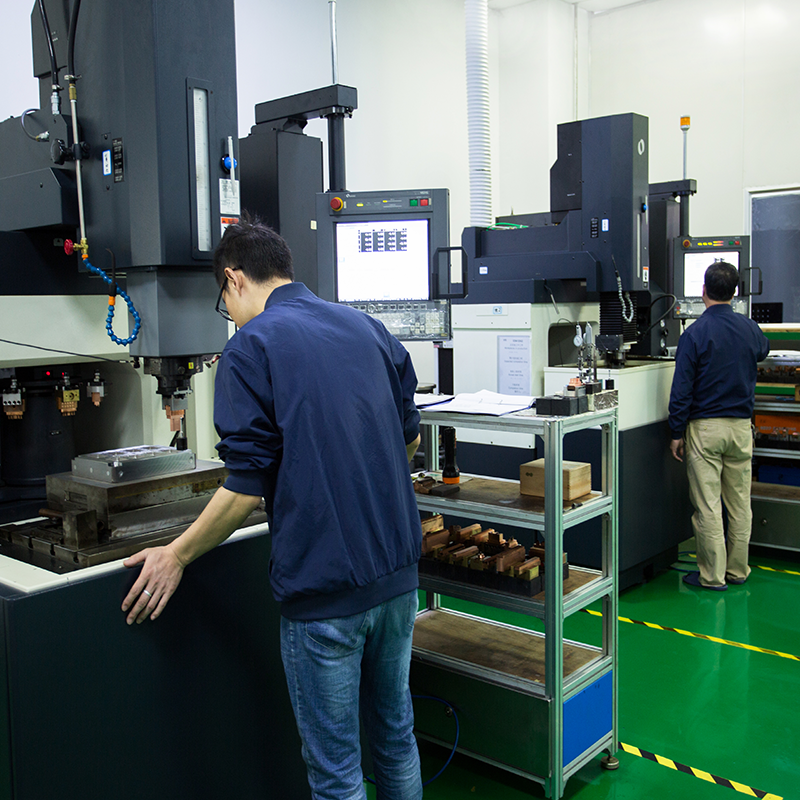 How Does Mold Tooling Differ for Class I, II, and III Medical Devices3